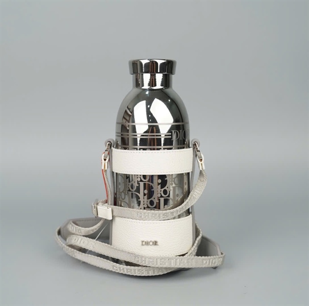 Bình Nước Dior bạc KG+
