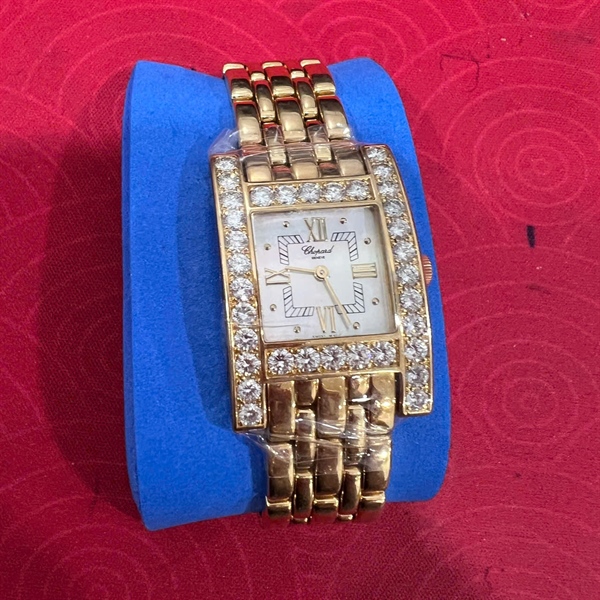 Đồng hồ Chopard mặt vuông vàng (483679445) sz24mm (HC) KG+
