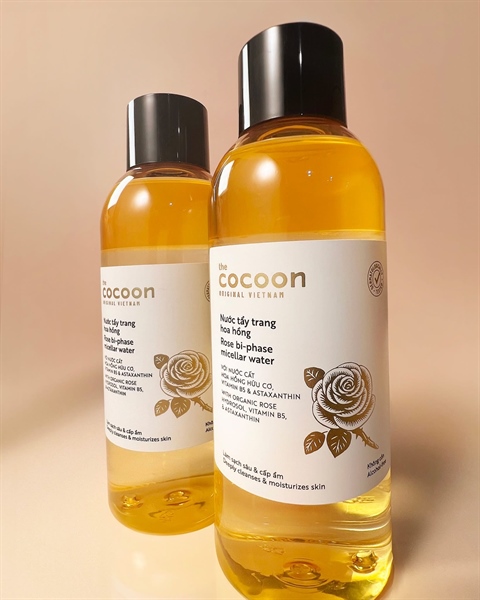 Dầu tẩy trang 2 lớp hoa hồng Cocoon