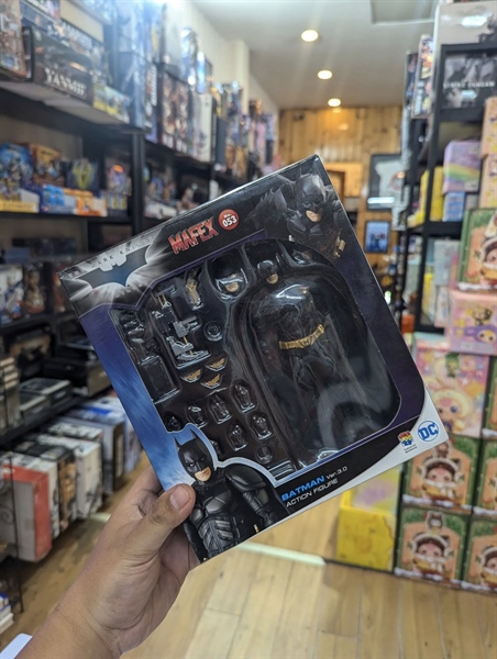 (2ND) MAFEX BATMAN DARK KNIGHT 3.0