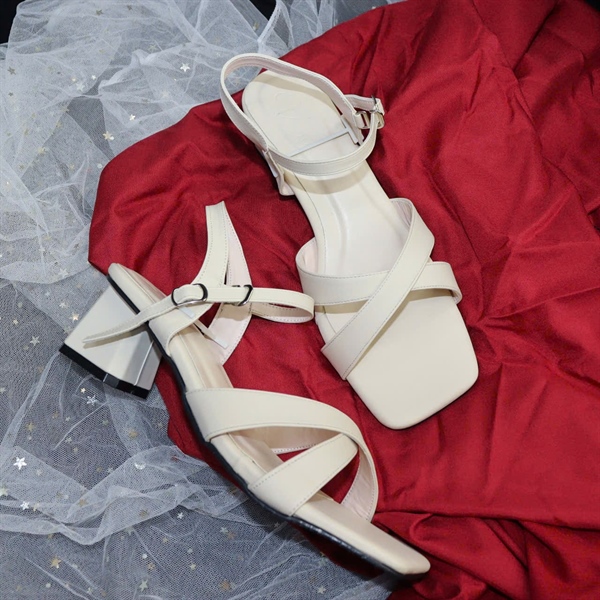 Giày Sandal Quai Chéo GV