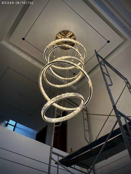 Đèn chùm thông tầng 6 vòng pha lê - Viền inox Vàng