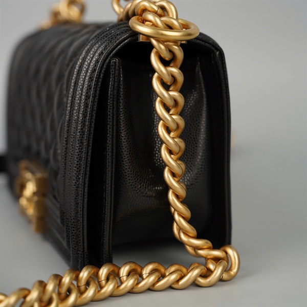 Túi Chanel Boy đen (C6HE7X5A) sz20 (HC)+