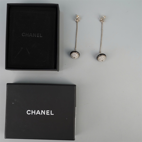 Bông tai Chanel hạt châu (B17P) KG+