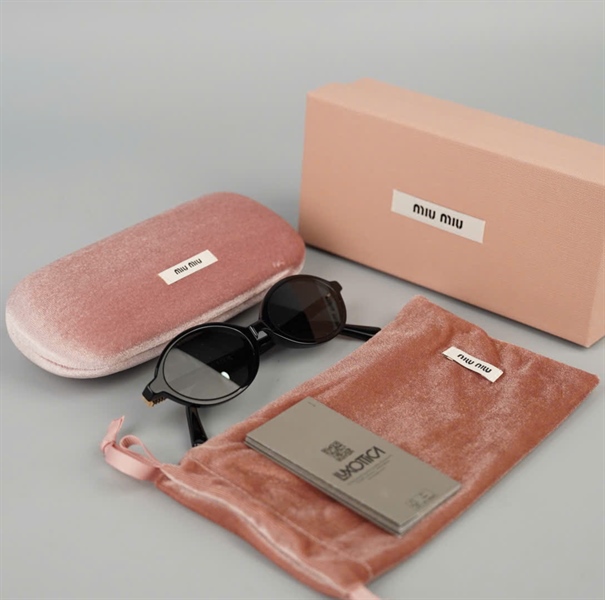Kính Miu Miu đen SMU04Z 1AB5S0 (50-18-140) KG+