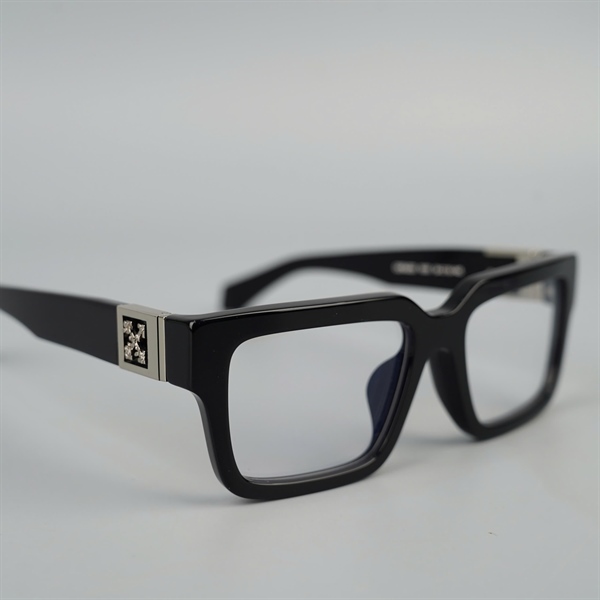 Kính OFF- White Basic đen OERJ020 1000 (54-18-145) KG+