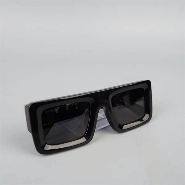 Kính OFF-White đen OERI060 1007 (51-24-145) KG+