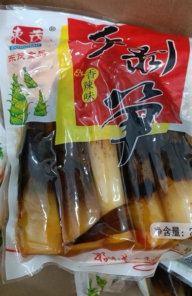 Măng trúc Dongmao ngâm ớt đỏ 230g