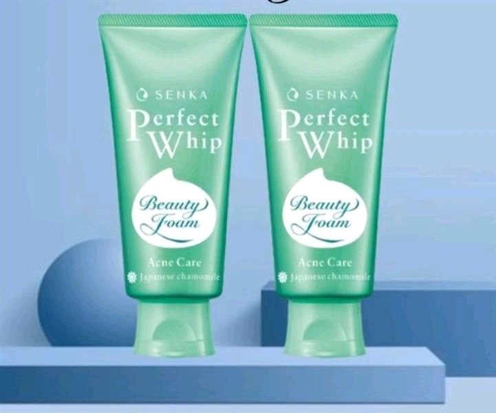 Sữa rửa mặt Senka xanh lá