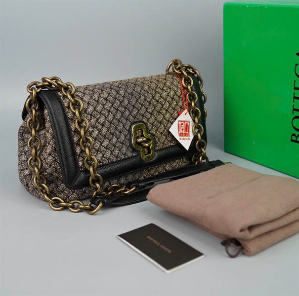 Túi Bottega xám ánh kim viền đen sz26 KG+