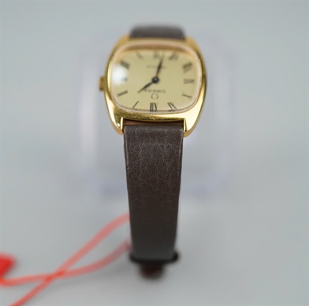 Đồng hồ Omega mặt vuông dây nâu KG+