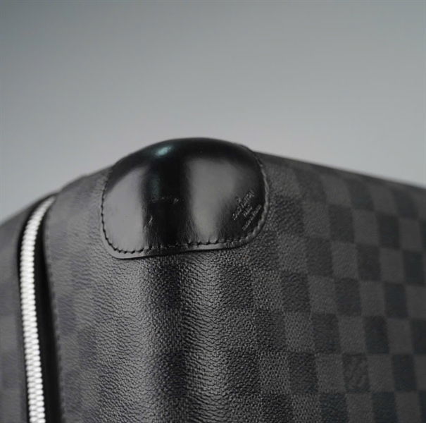 Vali LV ô vuông đen (BQ) KG+