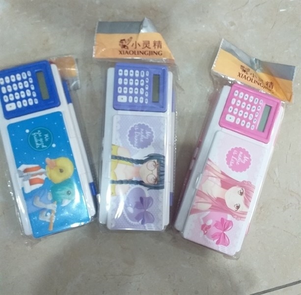 Hộp bút có máy tính kdeli 3577 chiếc