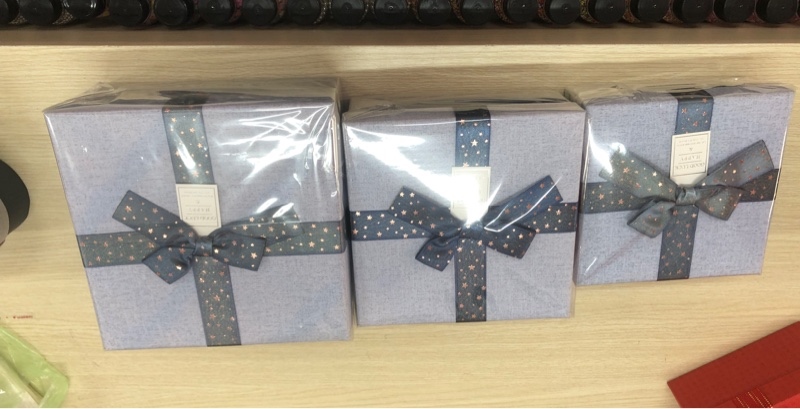 Hộp quà vuông NHÍ 15 CM