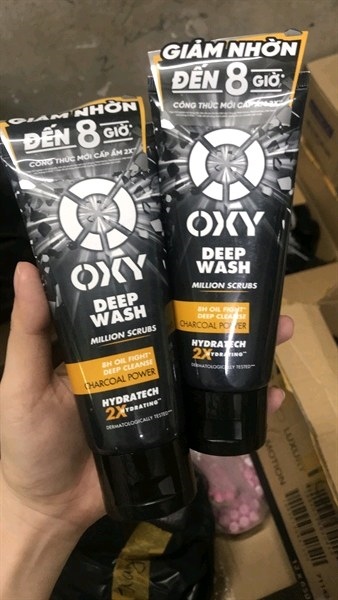 Sữa rửa mặt có hạt Oxy giảm nhờn đen