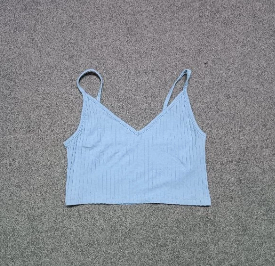 Áo croptop dây H&M