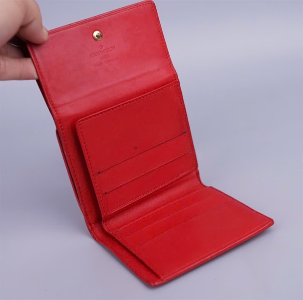 Ví LV hoa da đỏ gập 3 TB +