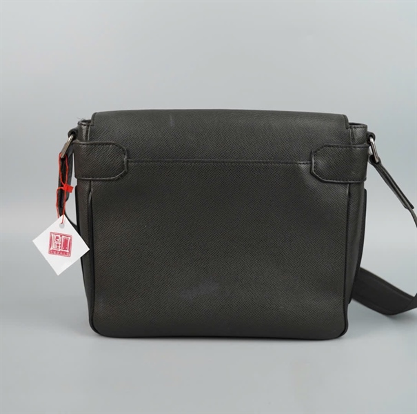 Túi LV đeo chéo vân đen sz26 (LT) KG+