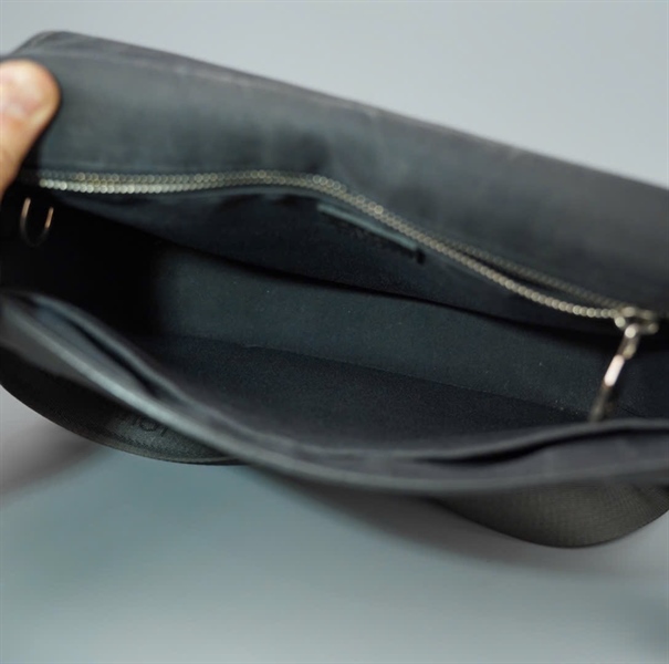 Túi LV đeo chéo vân đen sz26 (LT) KG+