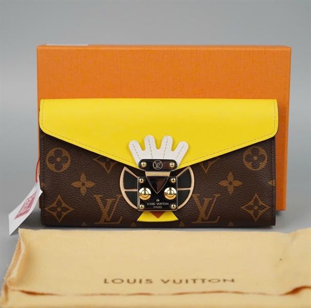 Ví LV hoa nâu nắp vàng (LT) KG+