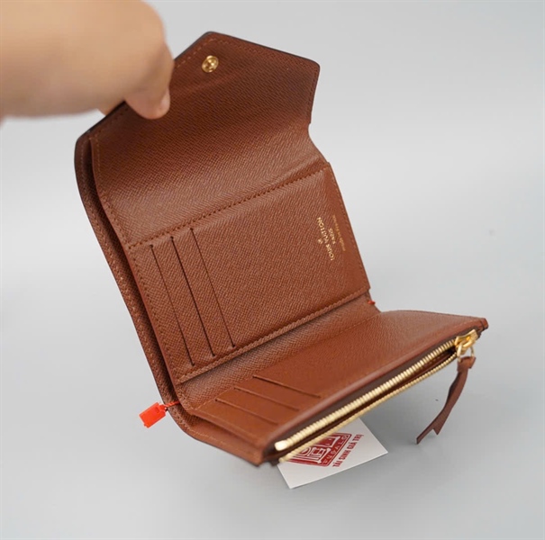 Ví LV hoa nâu nút nâu gập 3 (LT) KG+