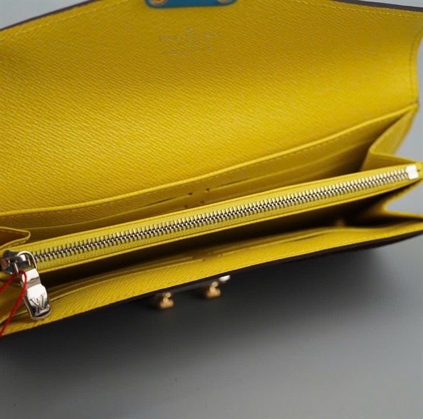 Ví LV hoa nâu nắp vàng (LT) KG+