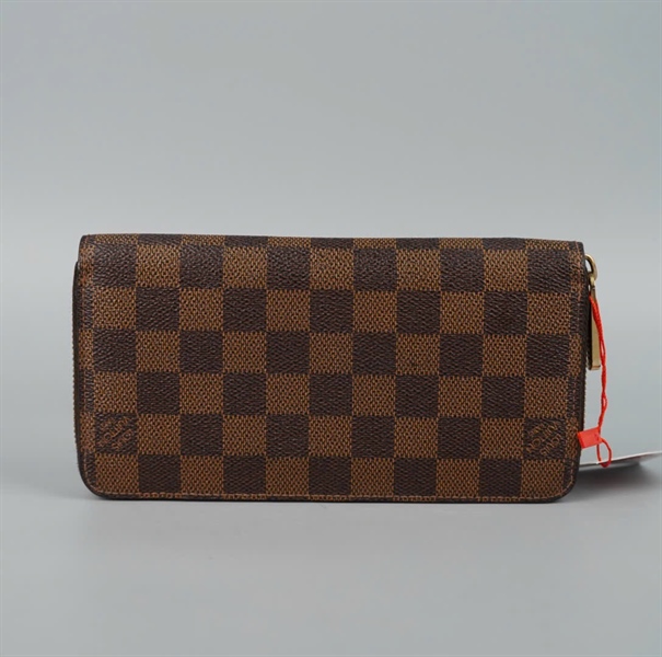 Ví LV ô vuông khóa zip (LT) KG+