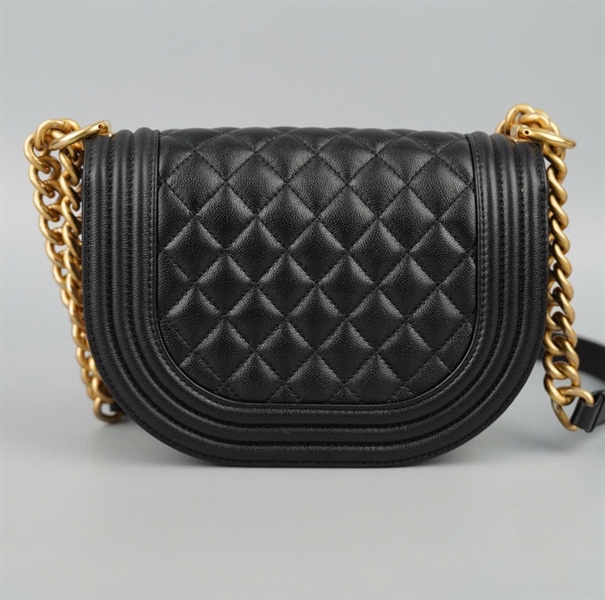 Túi Chanel Boy Half Moon đen sz18 (BMC)+