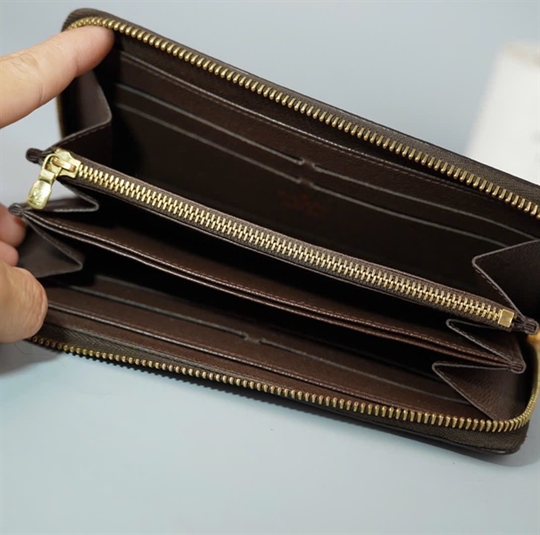 Ví LV ô vuông khóa zip (LT) KG+