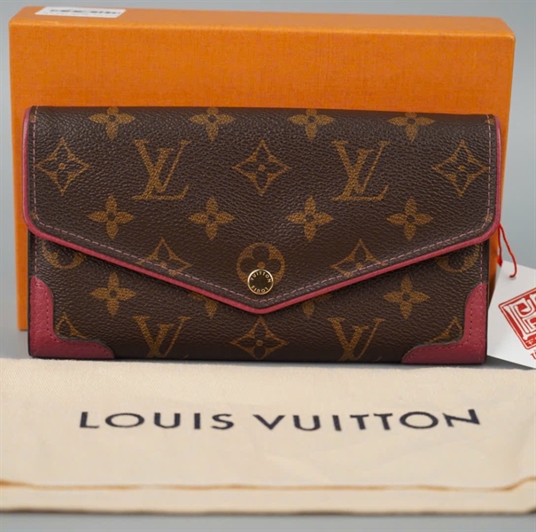 Ví LV hoa nâu viền hồng (LT) KG+