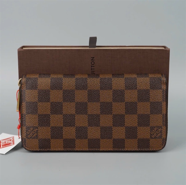 Ví LV ô vuông khóa zip (LT) KG+