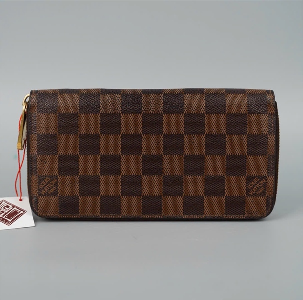 Ví LV ô vuông nâu khóa zip (LT) KG+