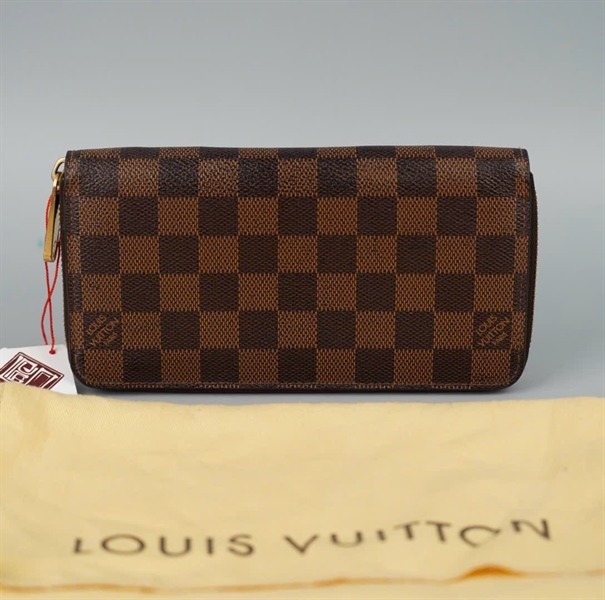 Ví LV ô vuông nâu khóa zip (LT) KG+