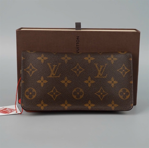 Ví LV hoa nâu khóa zip (LT) KG+