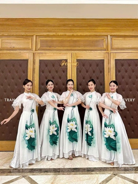 ÁO DÀI HOA SEN TRẮNG