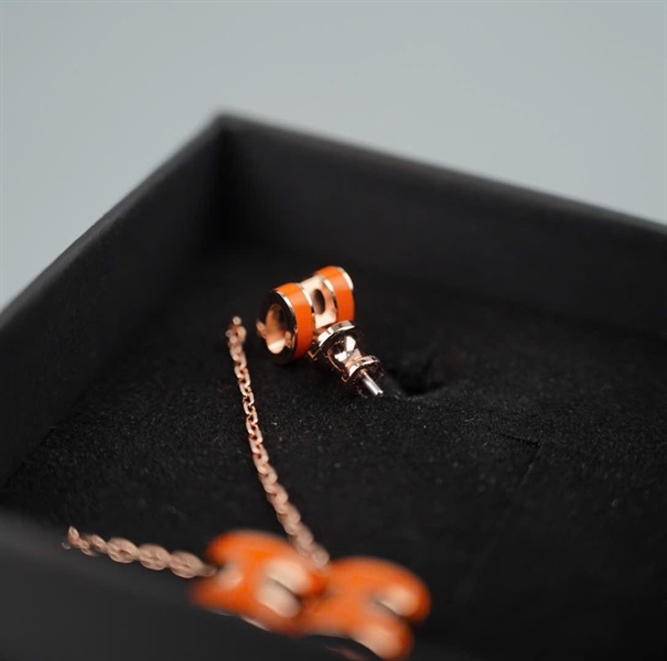 Set nữ trang Hermes bông tai + dây chuyền chữ H cam (A-T) KG+
