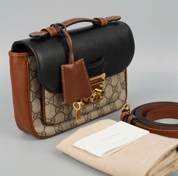 Túi GG Padlock xám nắp đen kèm 2 chìa khóa sz20 (BMC) +