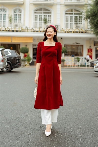 Áo dài nhung cổ vuông