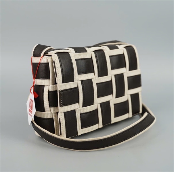 Túi Bottega đen trắng sz22 (BQ) KG+