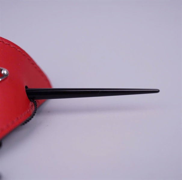 Cài tóc Prada đỏ đen +