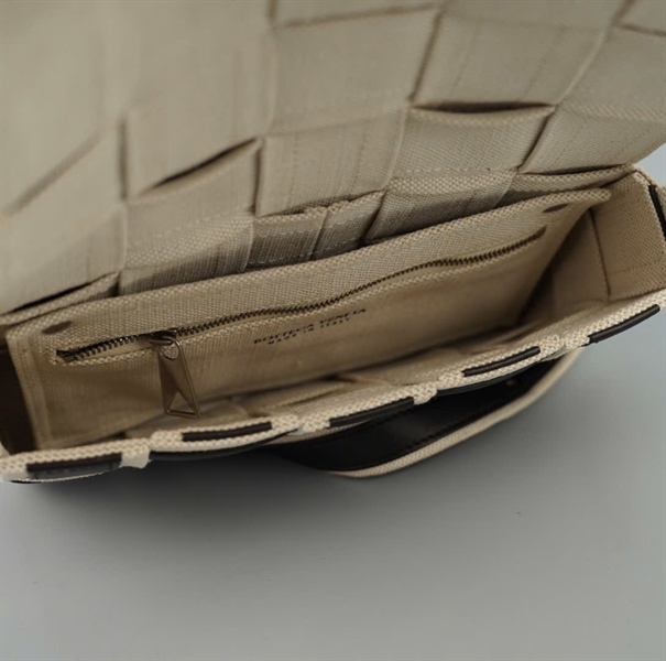 Túi Bottega đen trắng sz22 (BQ) KG+