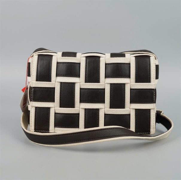 Túi Bottega đen trắng sz22 (BQ) KG+