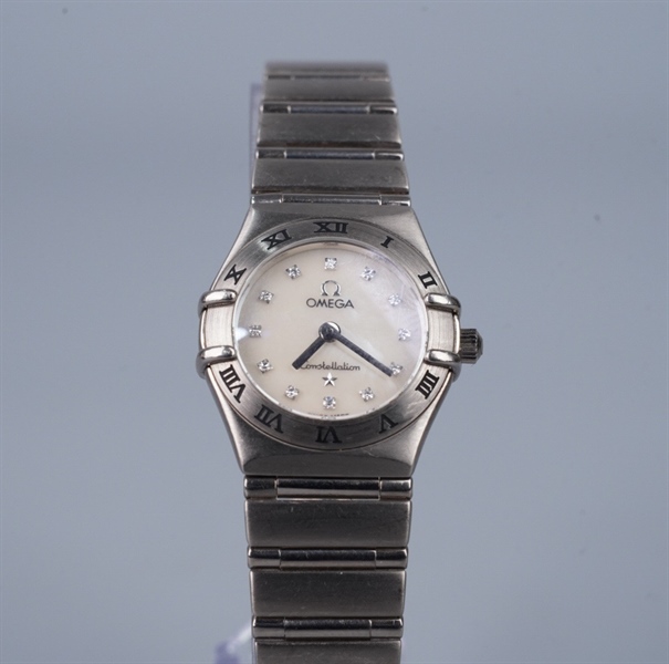 Đồng hồ Omega mặt tròn trắng dây bạc (56180336) KG+