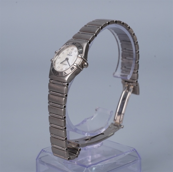 Đồng hồ Omega mặt tròn trắng dây bạc (56180336) KG+