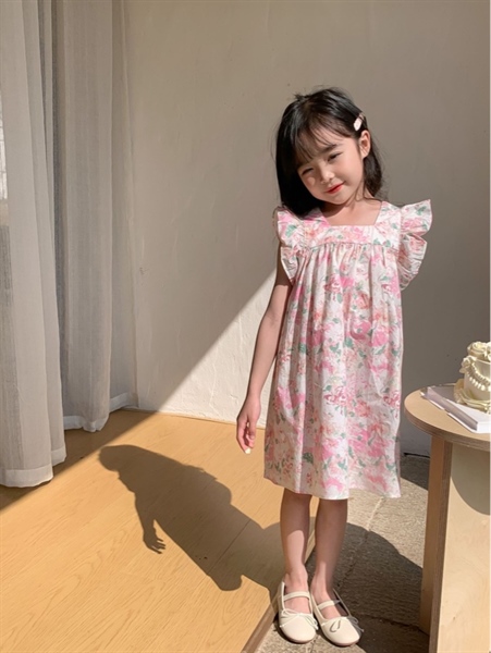 Váy hoa cổ vuông tay cánh tiên