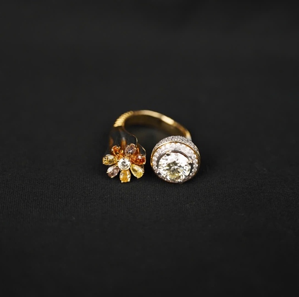 Nhẫn vàng đôi hoa kim cương 8,58ly kèm giấy kiểm định + hoa fancy kc màu thiên nhiên KG+