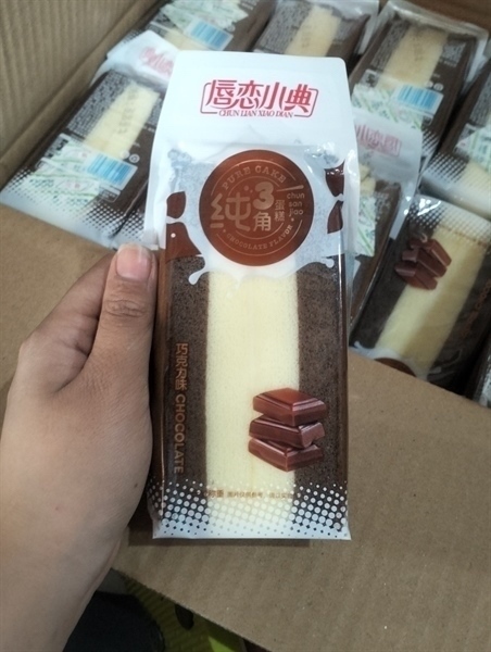 BÁNH BÔNG LAN TAM GIÁC SOCOLA