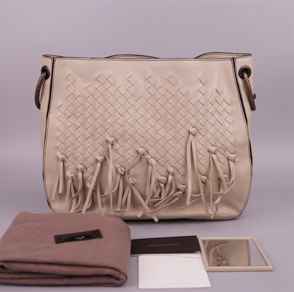 Túi Bottega trắng kèm gương sz30 KG+