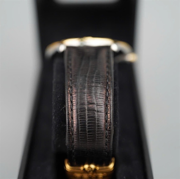 Đồng hồ Fendi mặt tròn quai cá sấu màu đen KG+