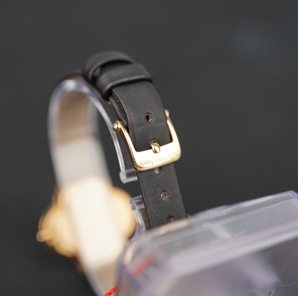 Đồng hồ Van Cleef mặt hoa đen dây đen (136574) KG+